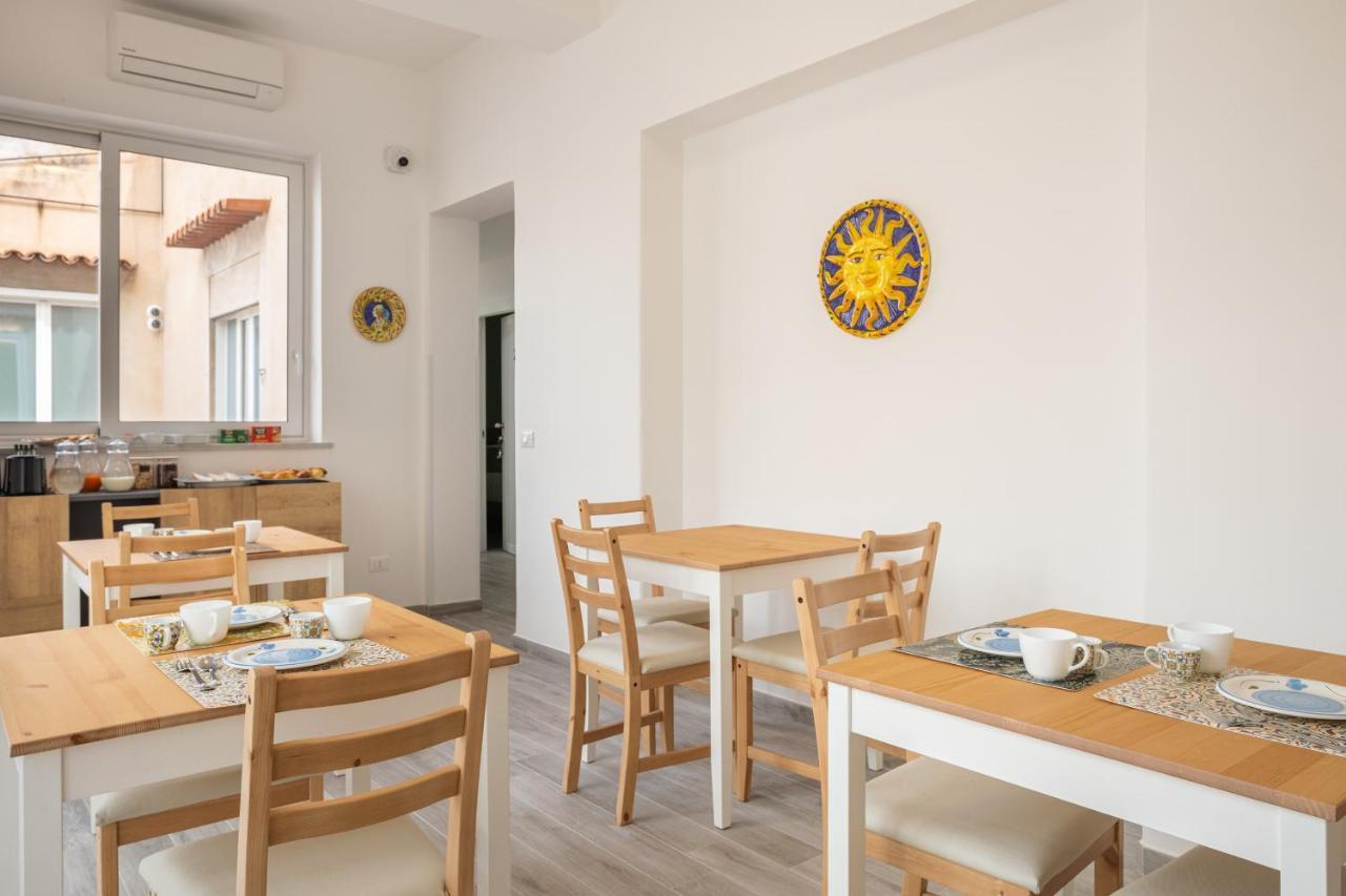Le Cinque Stanze Palermo Room&Breakfast エクステリア 写真