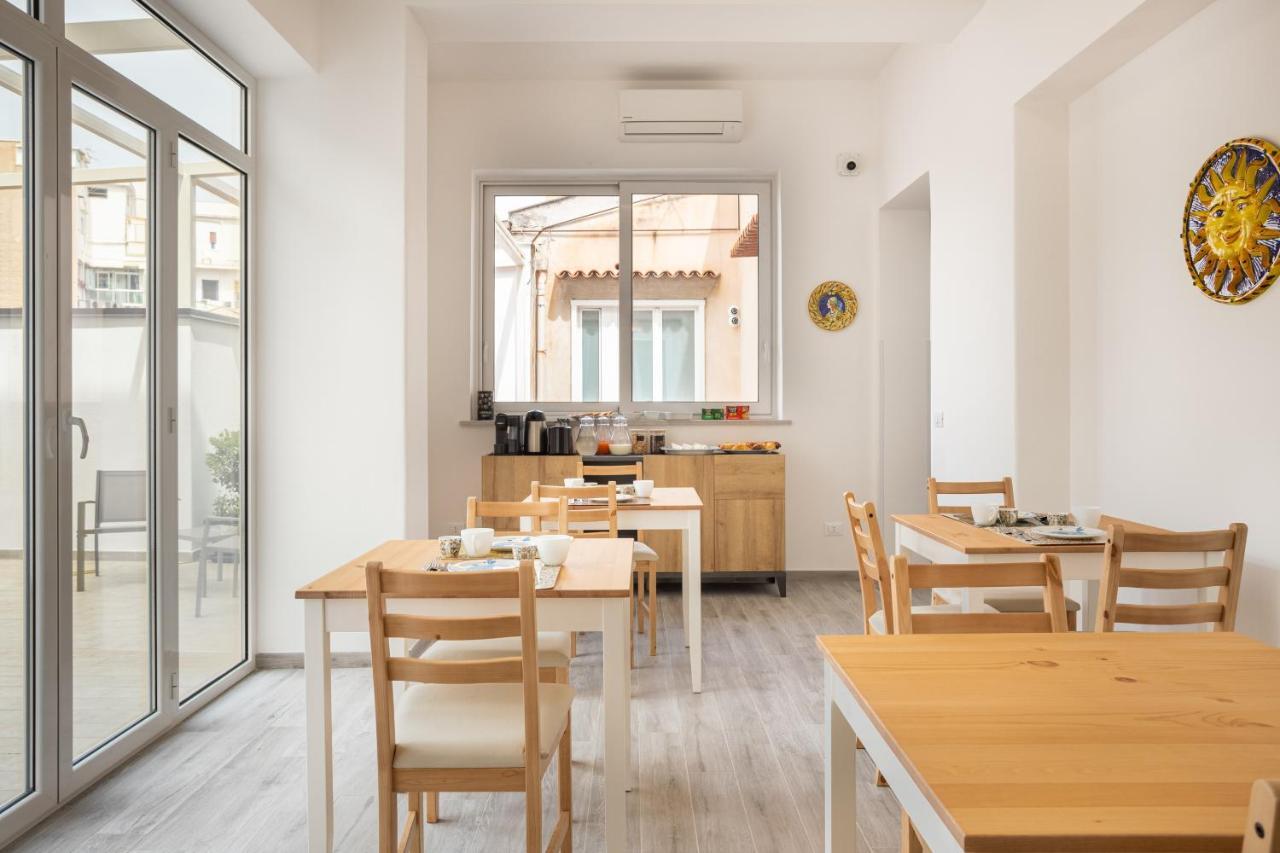 Le Cinque Stanze Palermo Room&Breakfast エクステリア 写真