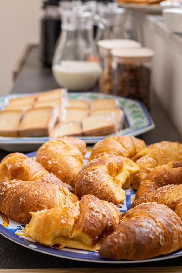 Le Cinque Stanze Palermo Room&Breakfast エクステリア 写真